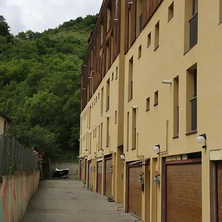 Donath Apartment *